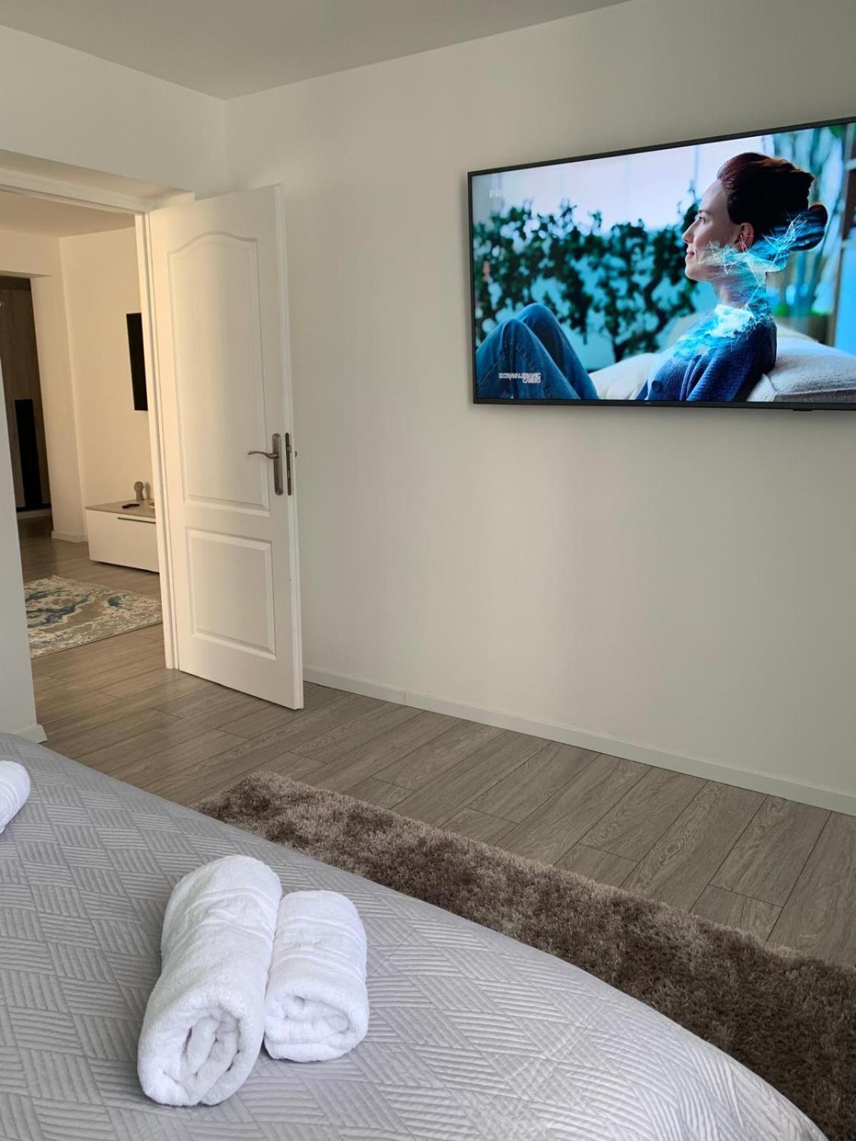 Rose Apartment Piatra Neamţ Extérieur photo